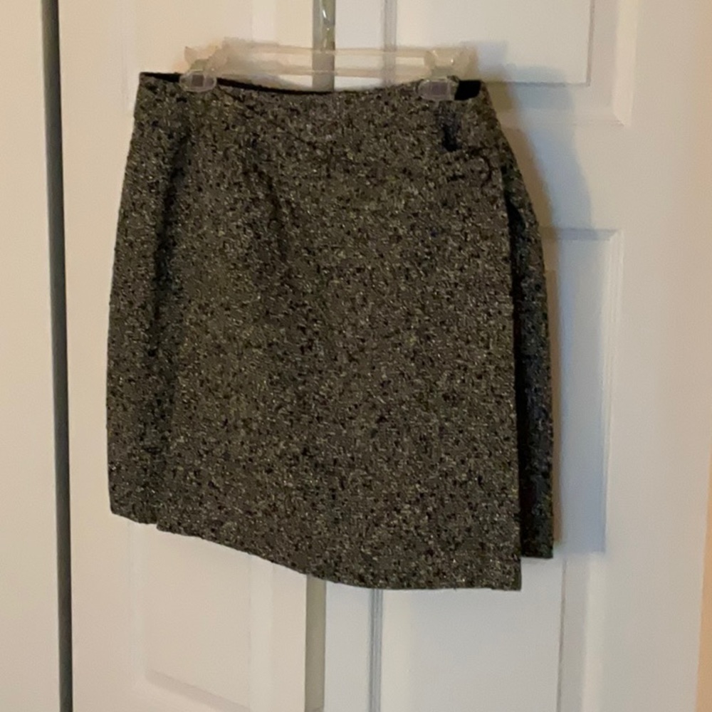 Tweed wrap skirt. Fully lined